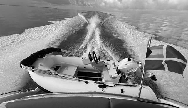 GRAYSKY V yacht for sale 53
