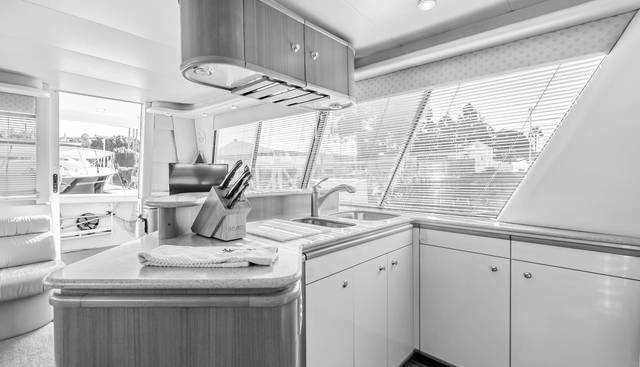 HYVE yacht for sale 22