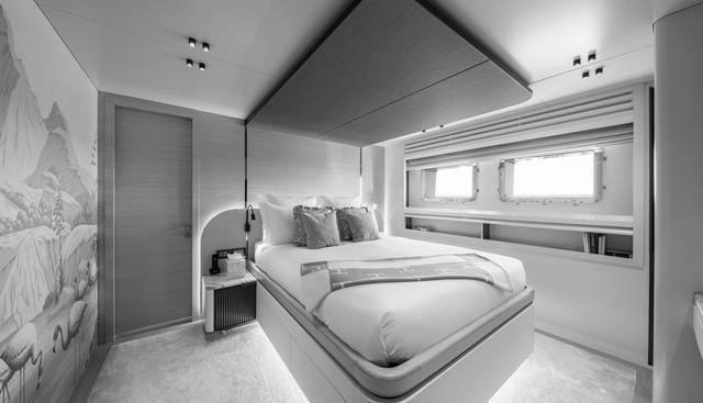 37XP-17 yacht for sale 49