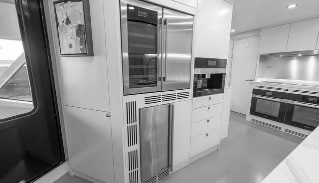 EVELYN P yacht for sale 28