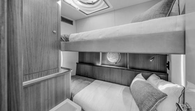 54 DAYBRIDGE yacht for sale 35