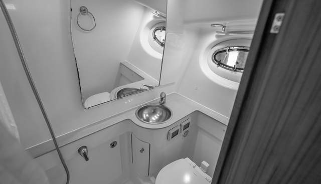 Escapade yacht for sale 20