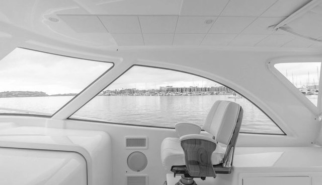 Commodore Two yacht for sale 28
