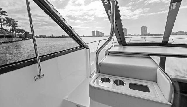 Treehouse yacht for sale 30