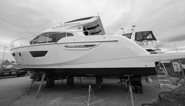 Lucky Us yacht for sale 33