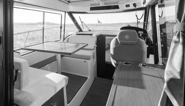 Jeanneau Weekender Offshore yacht for sale 9