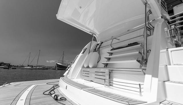 3042568 yacht for sale 22