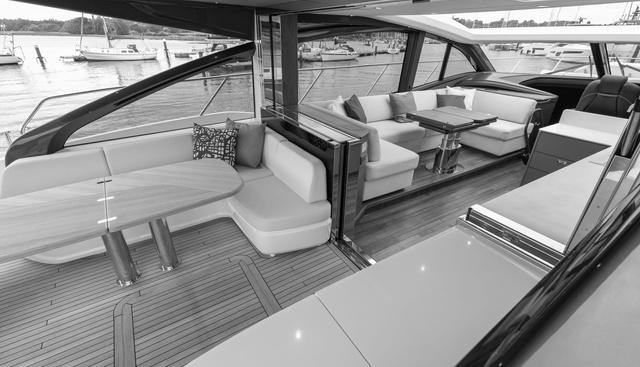 V55102 yacht for sale 10