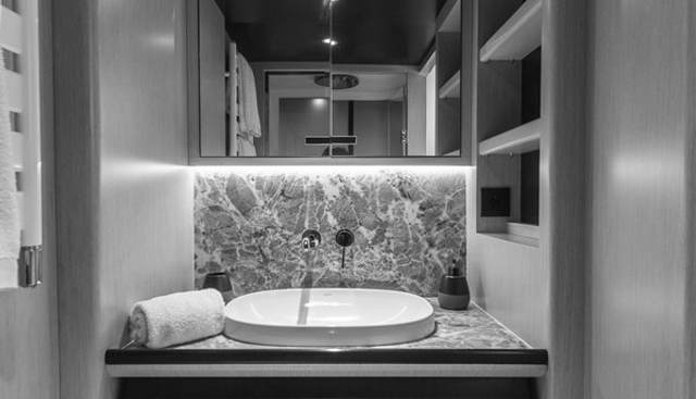 VANGUARD yacht for sale 24