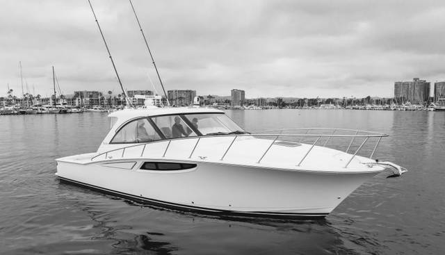 Commodore Two yacht for sale 27