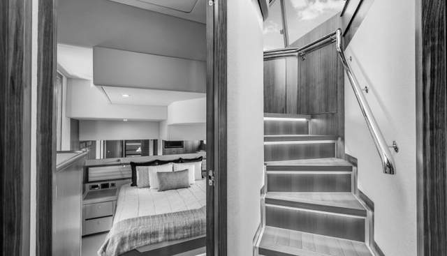 54 DAYBRIDGE yacht for sale 22