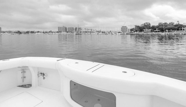 Commodore Two yacht for sale 35