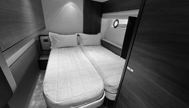 Y80018 yacht for sale 57