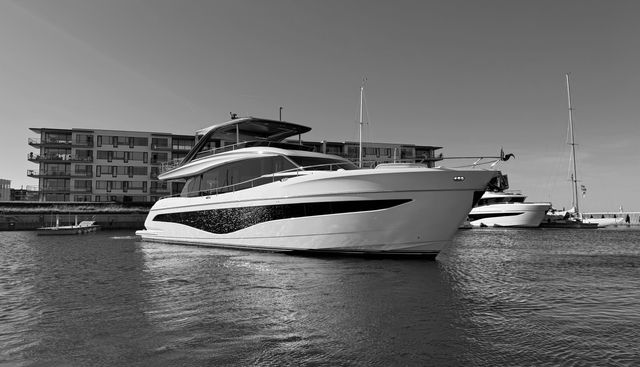 Y80018 yacht for sale 9