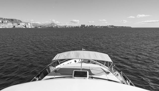 72 MILENIUM yacht for sale 13