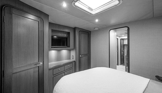 noname yacht for sale 33