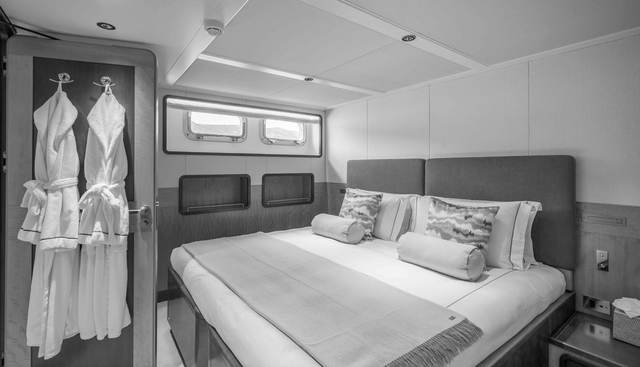 SYNTHESIS 66 yacht for sale 29