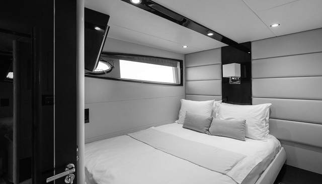 LIZZI yacht for sale 14