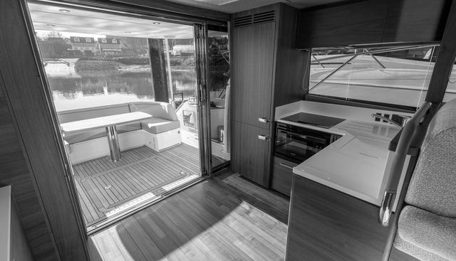 F50201 yacht for sale 18