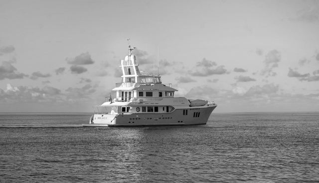 SOLACE yacht for sale 28