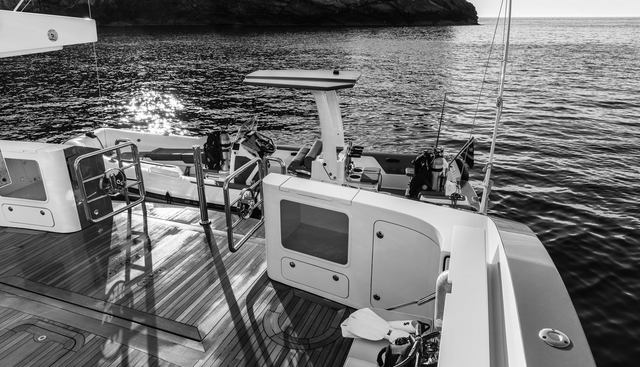 FLYING MANTA yacht for sale 4