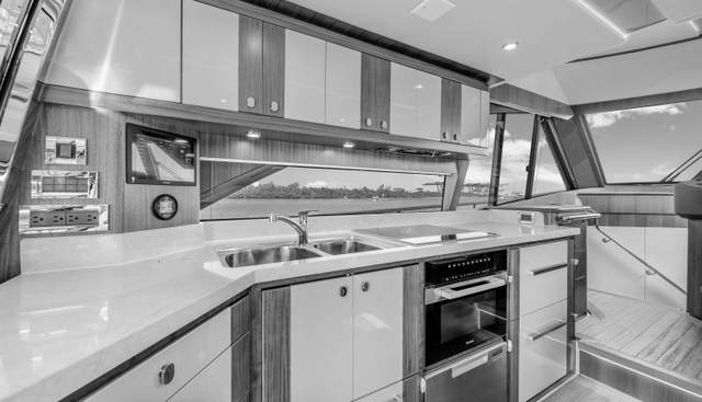 54 DAYBRIDGE yacht for sale 17