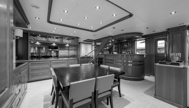 SOLACE yacht for sale 10