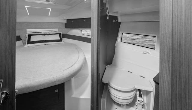 Jeanneau Weekender Offshore yacht for sale 22