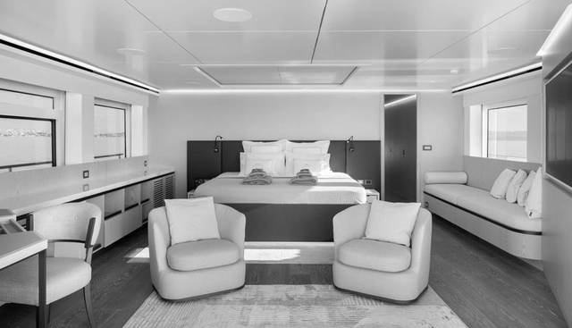 NUMARINE 40MXP yacht for sale 35