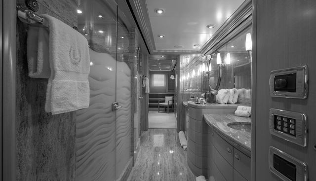 LAUREL yacht for sale 32