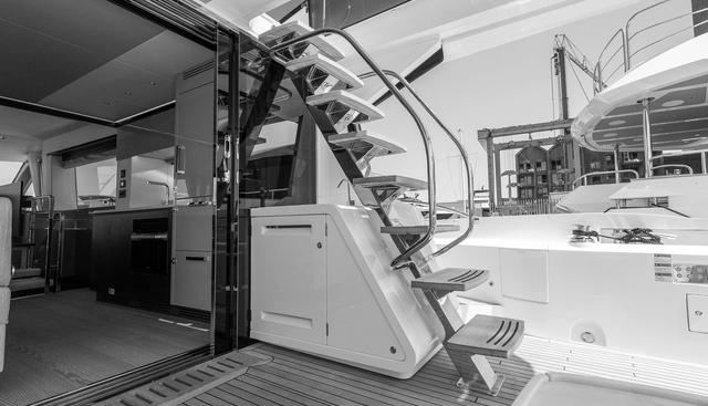 3042568 yacht for sale 25