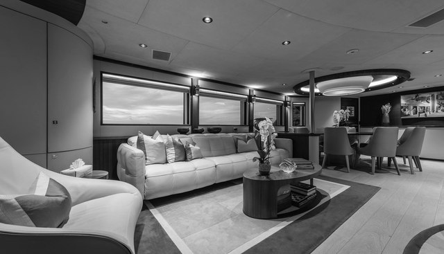 FLYING MANTA yacht for sale 7