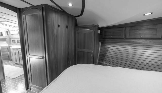 PINCH ME yacht for sale 40