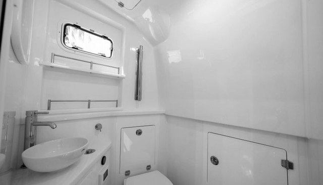 48 Campeon yacht for sale 35