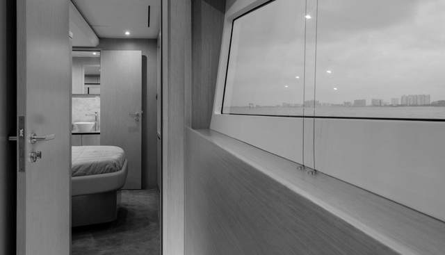 AQUILA 70 yacht for sale 72