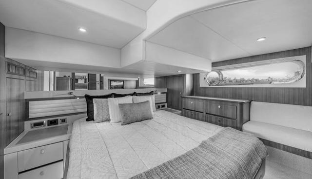 54 DAYBRIDGE yacht for sale 23