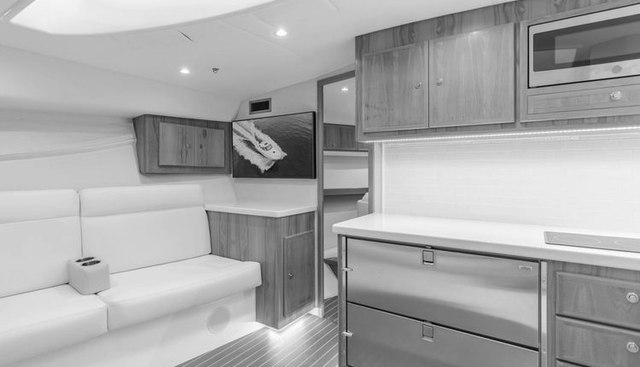 Commodore Two yacht for sale 43