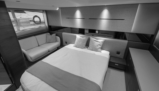 V50943 yacht for sale 25