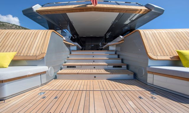 Titi yacht Pillarless Outdoor Living