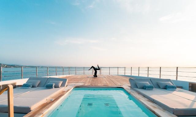 Alchemist yacht Glass-Bottom Pool