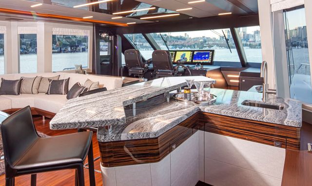 TLC yacht Mordern Skylounge