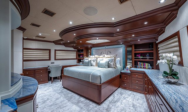 Fortitude yacht Elegant Master Suite