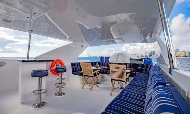 Fly Boys yacht Flybridge Seating