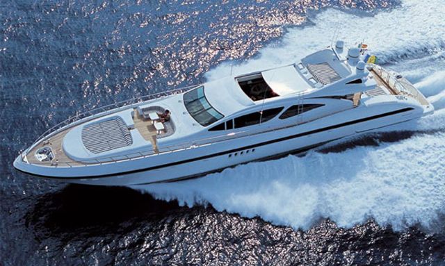 Blue Azur yacht Powerful Performance