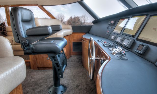 Victory yacht Bridge with Dual Helm Positions