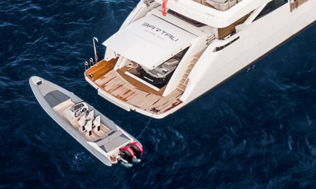 Timeless yacht Massive Garage