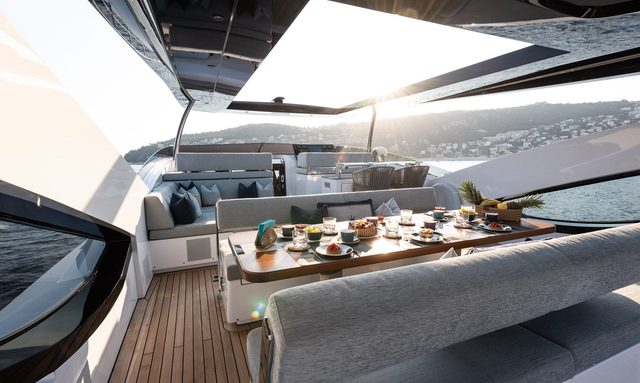 Cadet V yacht Innovative Sundeck