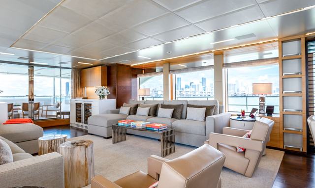 Patience yacht Floor-to-Ceiling Windows