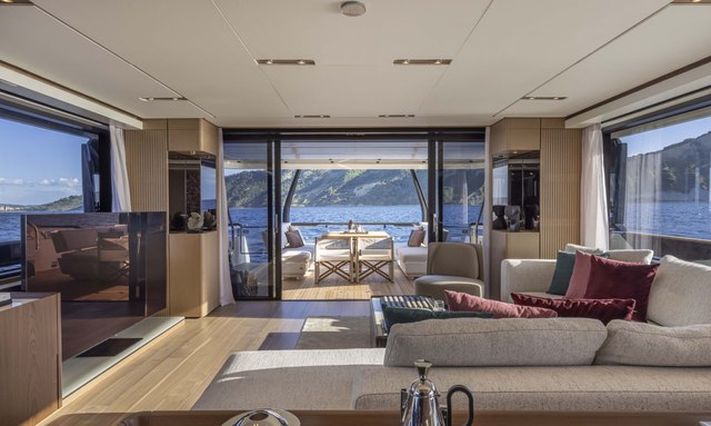 Freya II yacht Terrace-Style Main Saloon