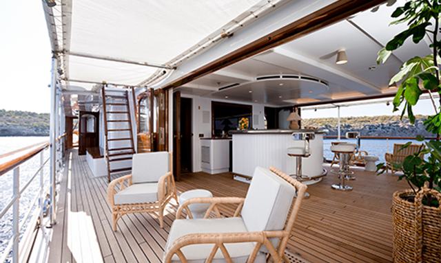 Shemara yacht Exterior Deck Space